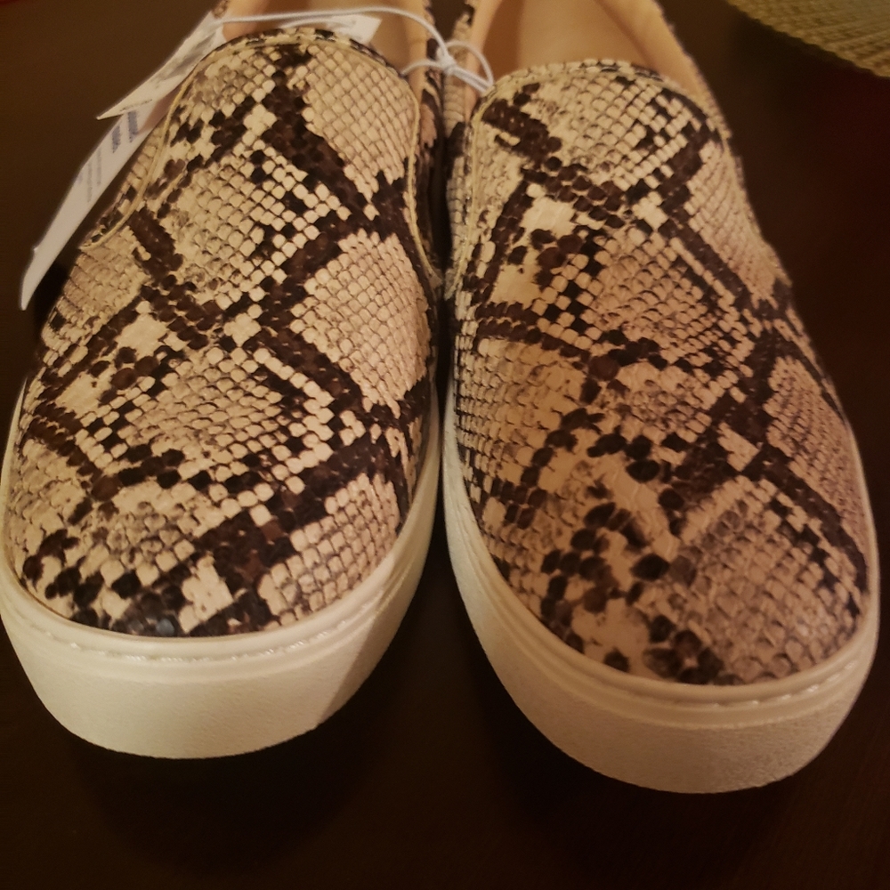 Slip on sneakers